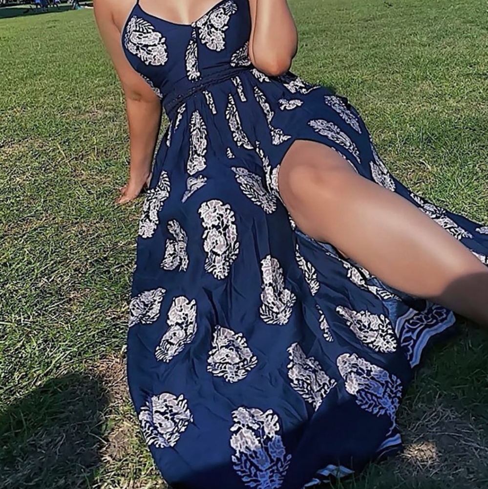 Holy slit dress navy (L)